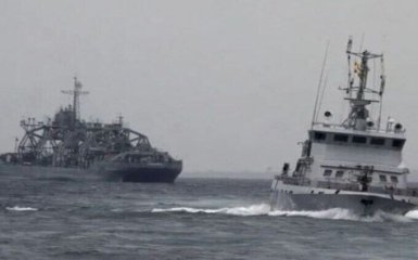 Армия РФ обстреляла гражданский корабль в Черном море