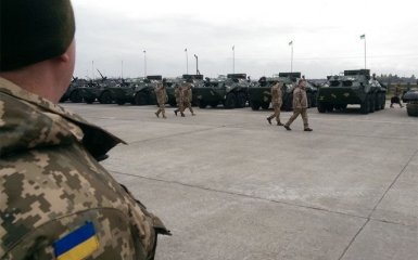 Порошенко зробив гучну заяву по Донбасу і передав армії нову техніку: з'явилися фото і відео