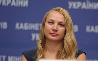 Кабмин принял решение по скандальной заместительнице кума Порошенко