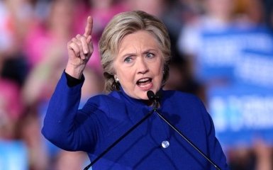 Гілларі Клінтон б'є на сполох через нового "вбивцю" долара