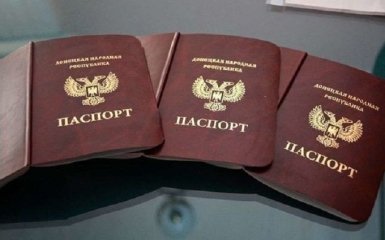 Окупований Донбас: "паспорти ДНР-ЛНР" більше не радують