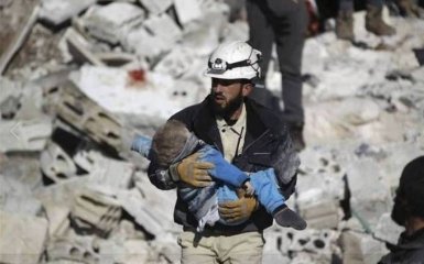 По сирийскому Идлибу нанесен новый мощный авиаудар: погибли десятки мирных жителей