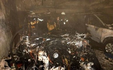 В Киеве в подземном паркинге загадочно сгорели дорогие авто: опубликованы фото