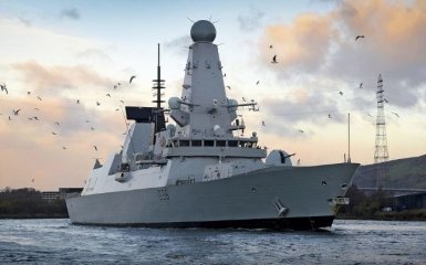 Британія спростувала обстріл свого корабля попри заяви з РФ
