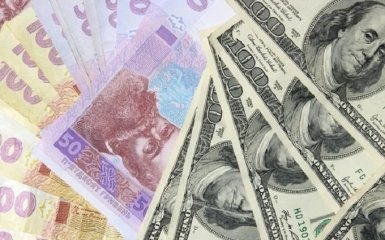 Скільки коштуватиме долар в Україні: прогноз до кінця року