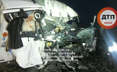 Под Киевом фура Roshen попала в смертельное ДТП: опубликованы фото