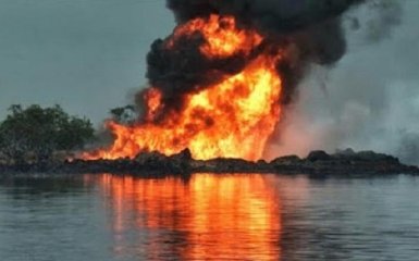 Взрывы на трубопроводах в Нигерии привели к массовому разливу нефти