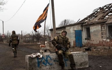 На Донбасі стріляють прямо з дитячих майданчиків: з'явилося моторошне фото
