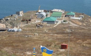 Российские оккупанты атакуют остров Змеиный