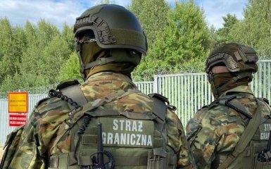 Польских пограничников забросали камнями люди в беларусской униформе