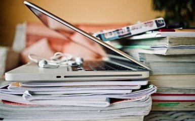 В украинских школах вводят электронные дневники и журналы