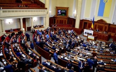 Эксперт объяснил, кто может стать спикером и вице-спикером новой Рады