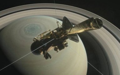 NASA опубликовало уникальные фото Сатурна, сделанные зондом Сassini