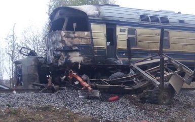 Авария с пассажирским поездом под Винницей: появились новые фото, видео и подробности