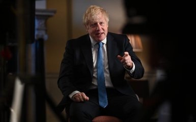 Премьер Британии предостерег Путина от военной авантюры в Украине