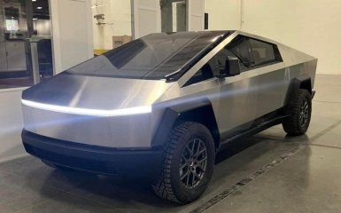 Ілон Маск показав новий прототип Tesla Cybertruck  — відео