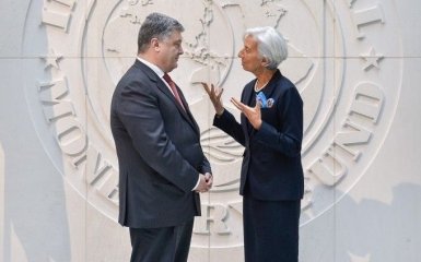 Транш для України в умовах воєнного стану: Порошенко анонсував термінові переговори з главою МВФ