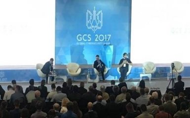 Національна поліція України взяла участь у першому саміті з кібербезпеки