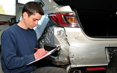 Украинским водителям вводят новые правила выплат по страховке: подробности