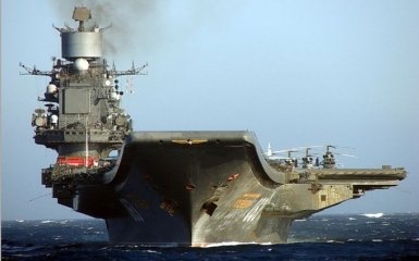 Дымящий авианосец обошелся России в немалую сумму: соцсети в шоке