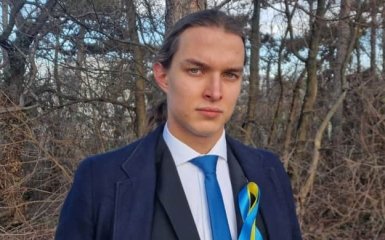 У Словаччині школяр із українською символікою відмовився тиснути руку президенту — відео