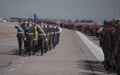На репетиции парада в Киеве показали новую форму ВСУ: опубликовано видео