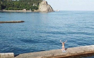 Туризм по-русски: сеть обсуждает новые показательные фото с пляжей Крыма