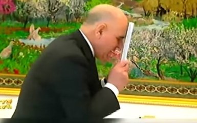 У Туркменістані чергова, 35-а книга президента стала культом: з'явилося відео