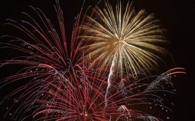 Рада ухвалила заборону на продаж майже всіх видів салютів та феєрверків