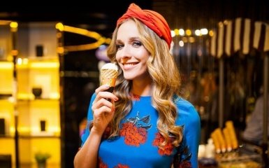 Елка с намеком: Осадчая показала новогоднее фото