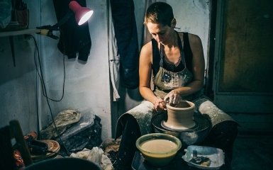 Лепить и мечтать о Крыме — Ukraїner рассказал историю вынужденной переселенки