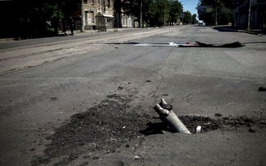 В Донецке жители требуют объяснить, почему по ним стреляют боевики ДНР