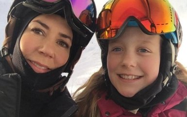 Гори, лижі та яскраві селфі: данські монархи з дітьми порадували фото з відпочинку