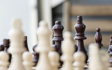 Алгоритми YouTube забанили канал про шахи через расизм