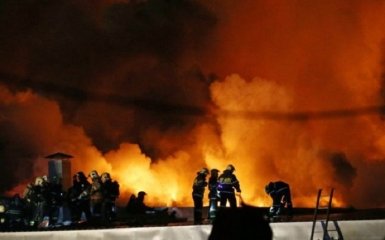У Москві в масштабній пожежі загинули сім пожежних: з'явилися фото і відео