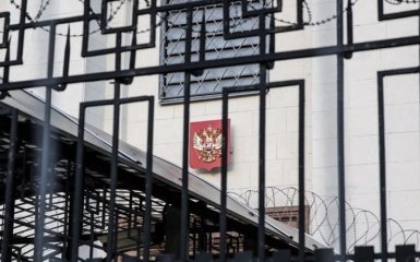 Москва погрожує Україні за висилку російських дипломатів