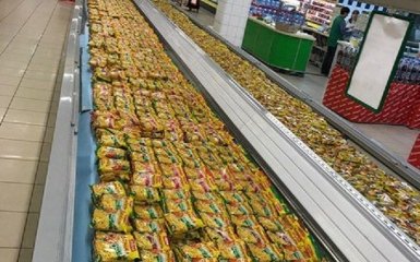 "Прекрасне" майбутнє ДНР: з'явилися яскраві фото з донецького супермаркету