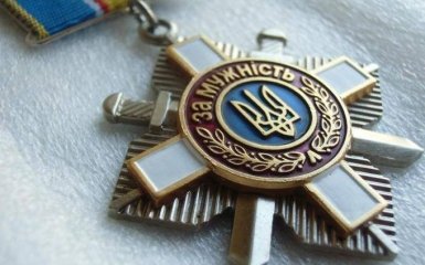 Порошенко нагородив героїв АТО і розповів історії мужності