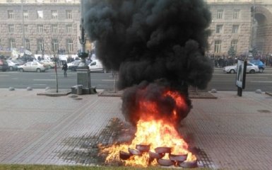 Під КМДА таксисти палили шини, протестуючи проти Uber