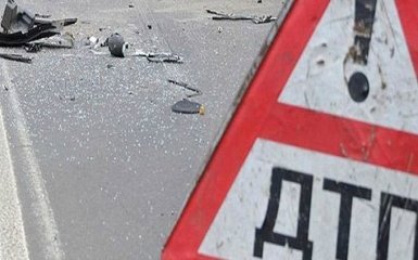 Курйозне ДТП в Києві: винуватець утік, але поплатився: з'явилися фото