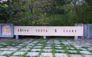 В Крыму помнить героев ВОВ решили только на русском: опубликовано фото