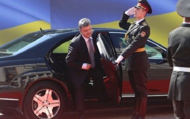 Появилось видео прорыва кортежа Порошенко через пробку