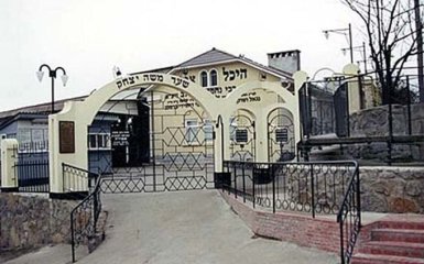 Стало известно, что грозит осквернителям знаменитой синагоги в Умани