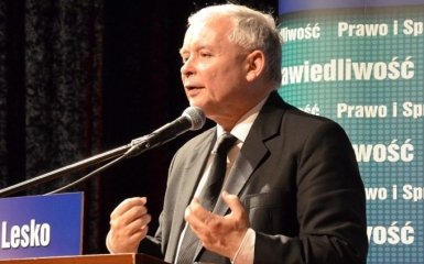 Відомий скандальний політик повідомив про завершення своєї кар'єри