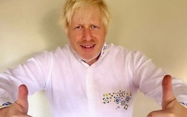 Настоящий казак. Джонсон получил в подарок уникальную вышиванку