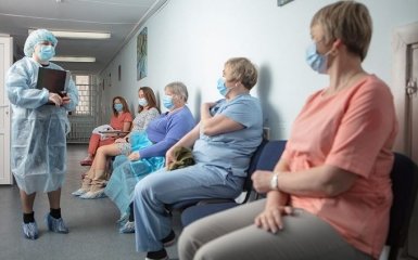 В Украине начался четвертый этап вакцинации от коронавируса — кто может сделать прививку