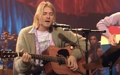 Редкую гитару Курта Кобейна продают - что известно об уникальном лоте