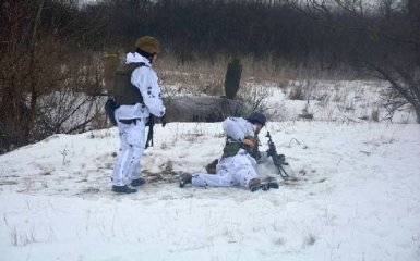 Сутки на Донбассе: три нарушения режима тишины и один тяжелораненый