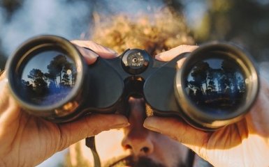Думай как профессионал: Как выбрать бинокль для охоты и активного туризма