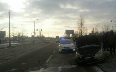 В Киеве день масштабных аварий, пострадал десяток авто: появились фото